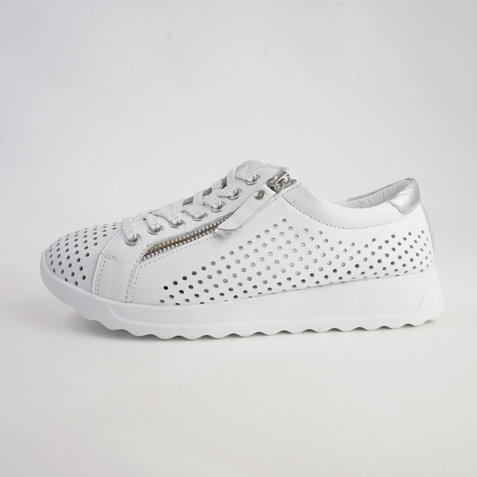 Eg256 White Leather Sneakers
