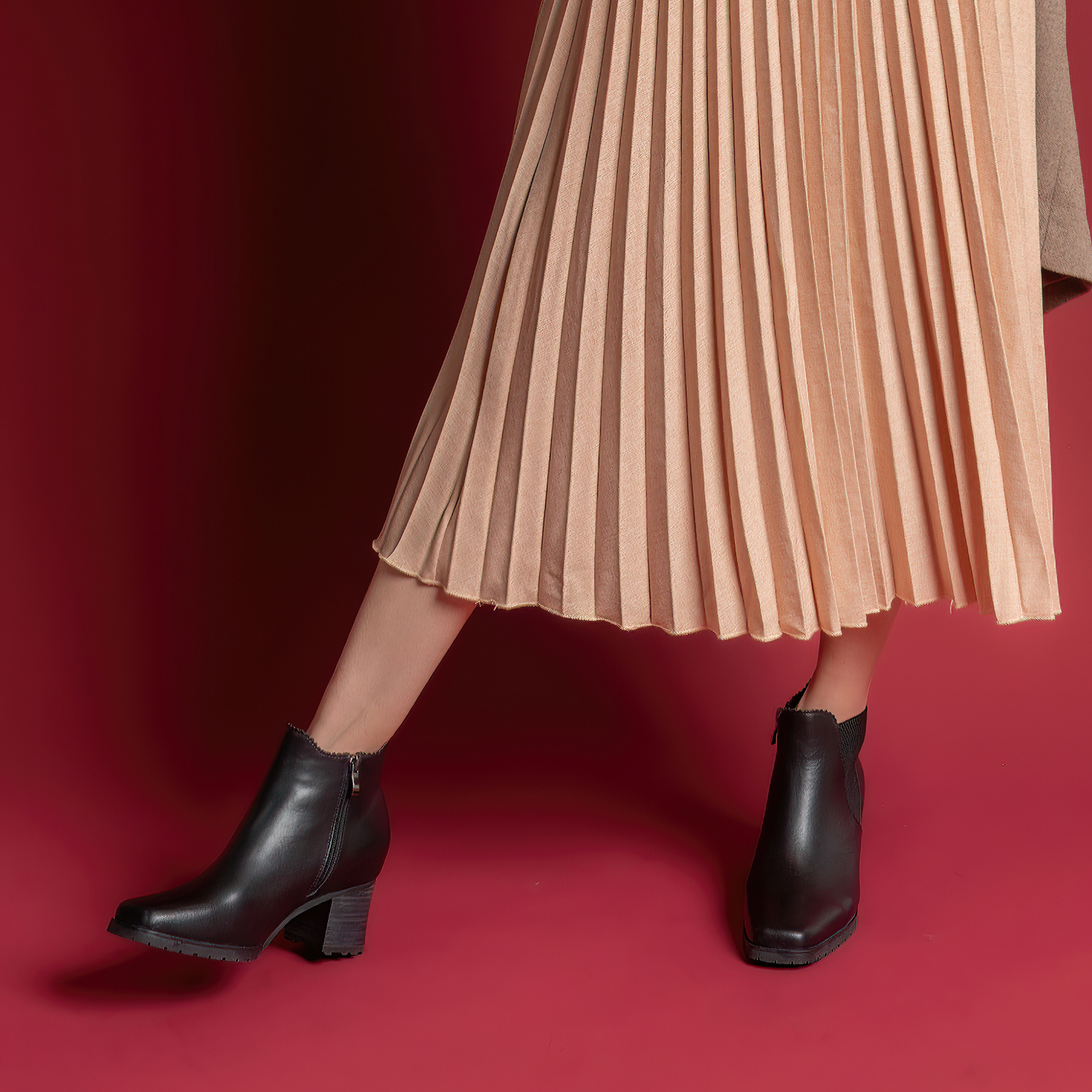 Loz Black Leather Ankle Boots