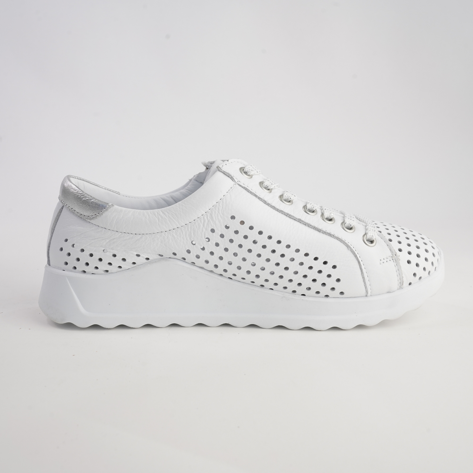 Eg256 White Leather Sneakers
