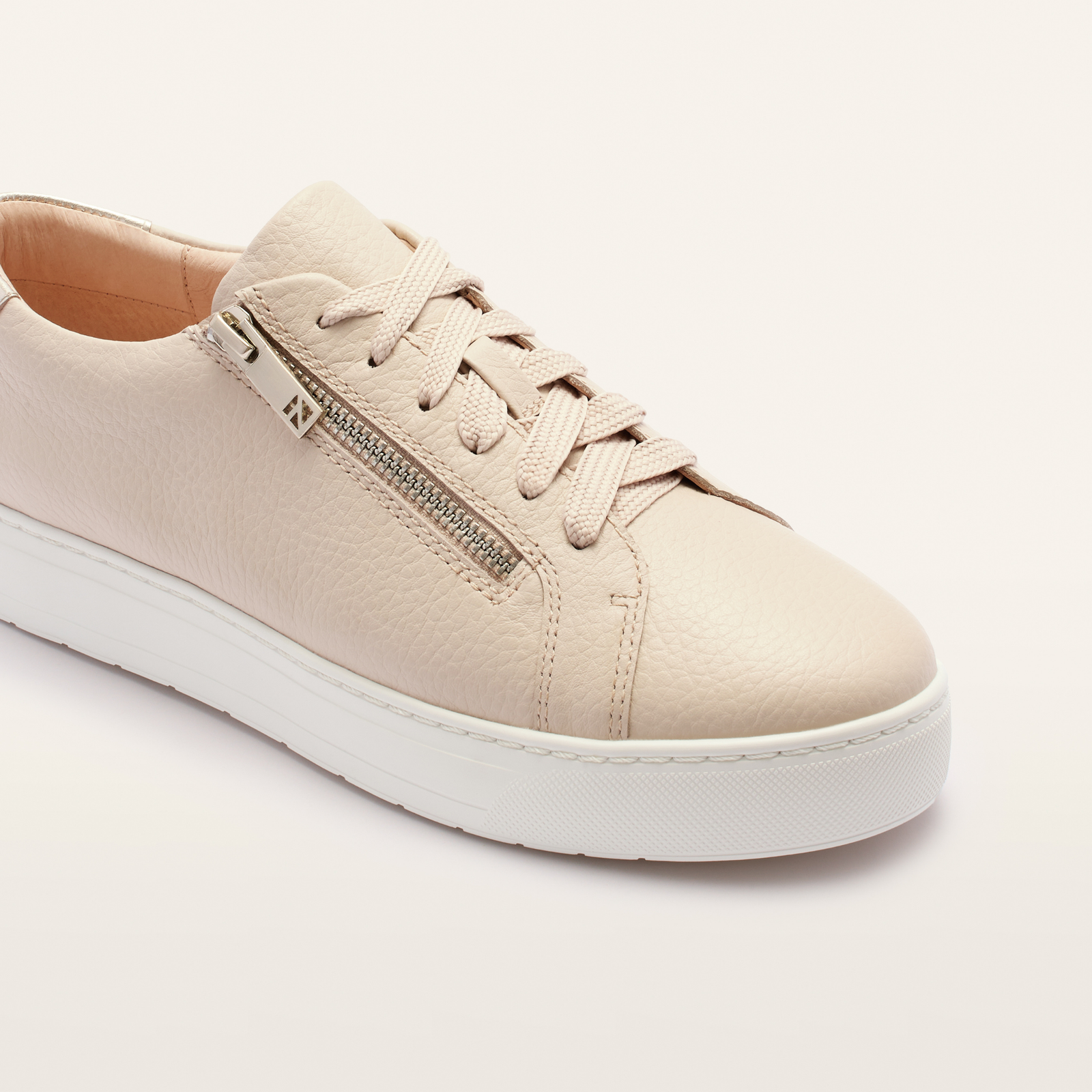 Billie II Ecru Leather Sneakers