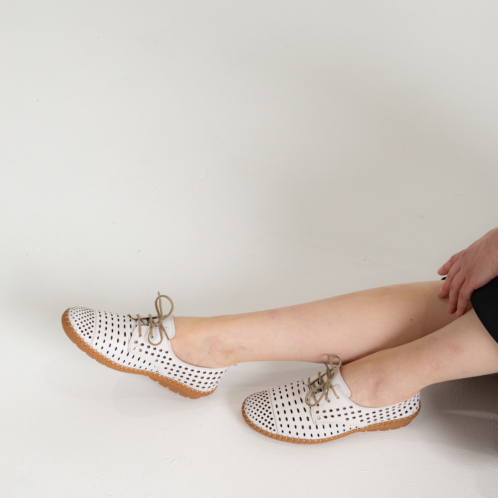 Kroon White Leather Lace Up Flats