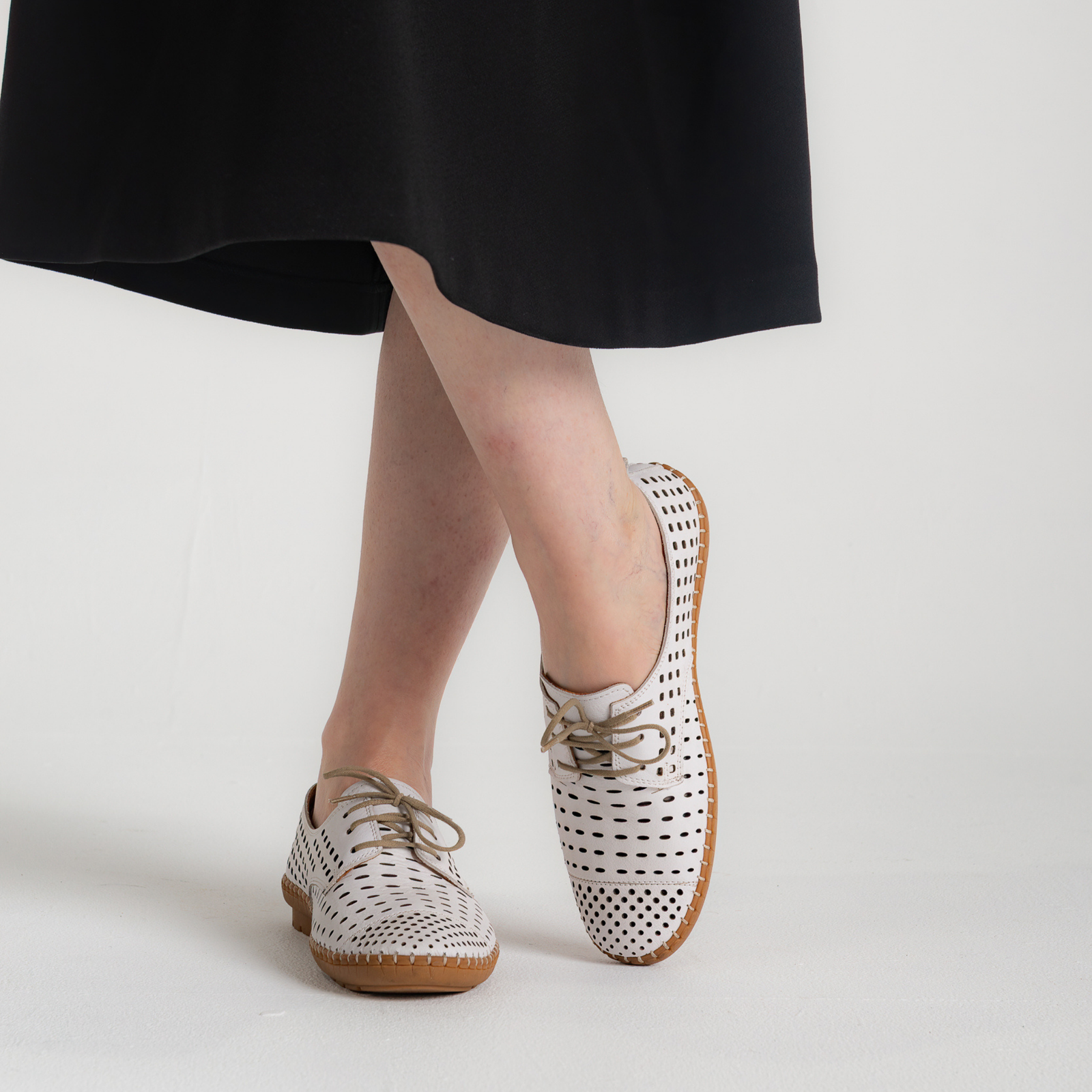 Kroon White Leather Lace Up Flats