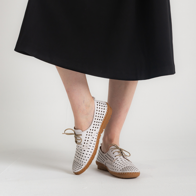 Kroon White Leather Lace Up Flats