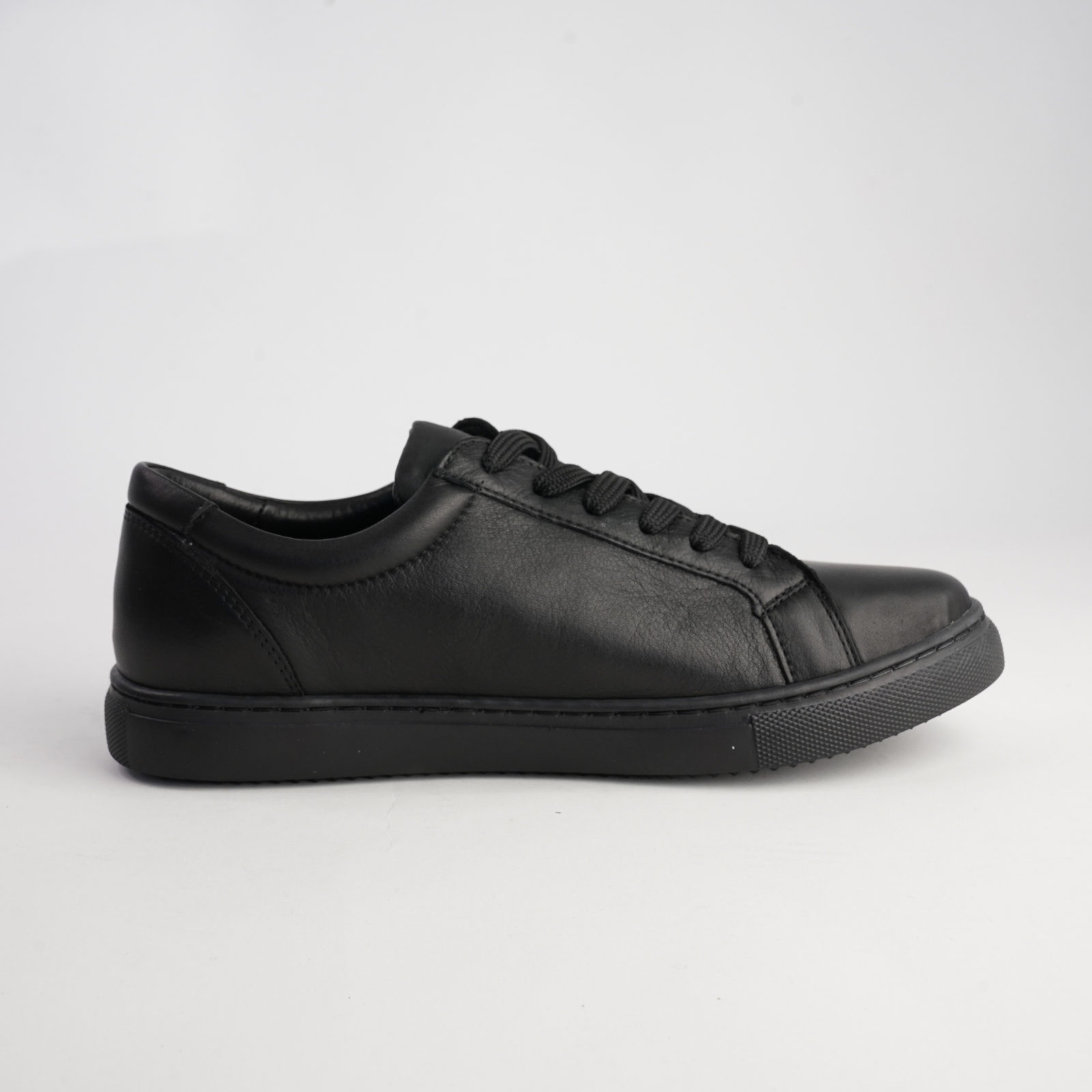 Unly Black Leather Sneakers