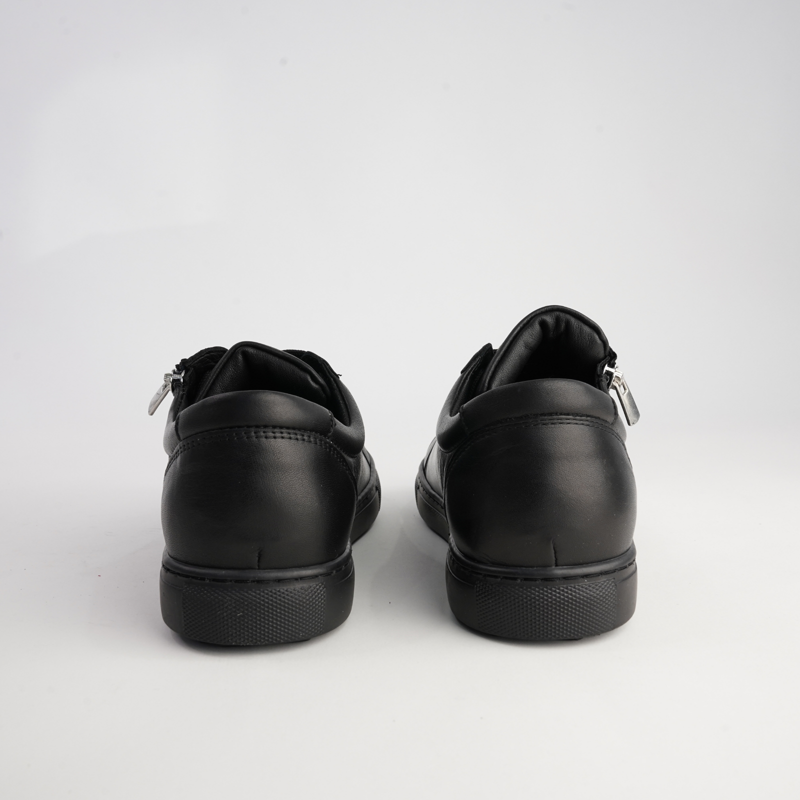 Unly Black Leather Sneakers