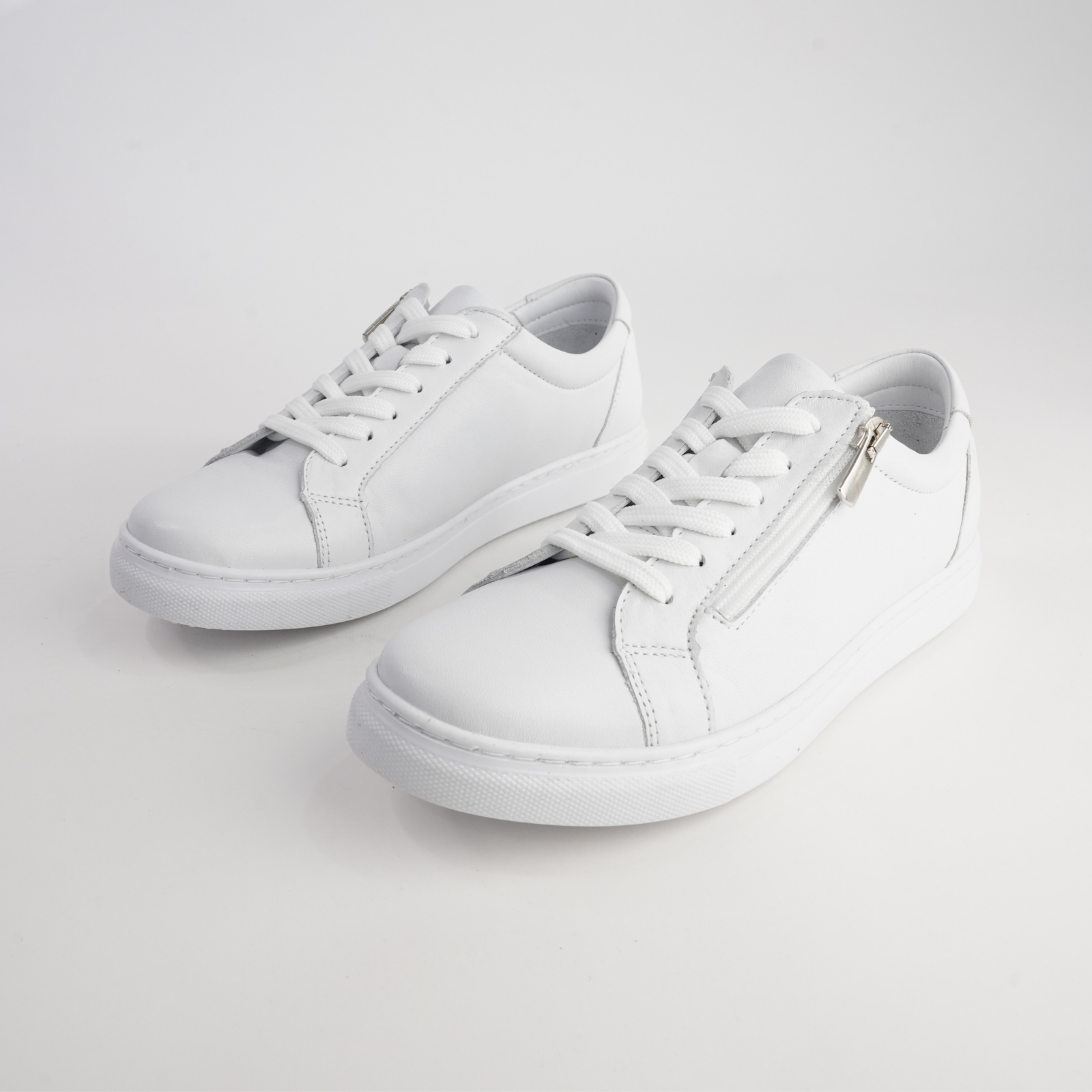 Unly White Leather Sneakers