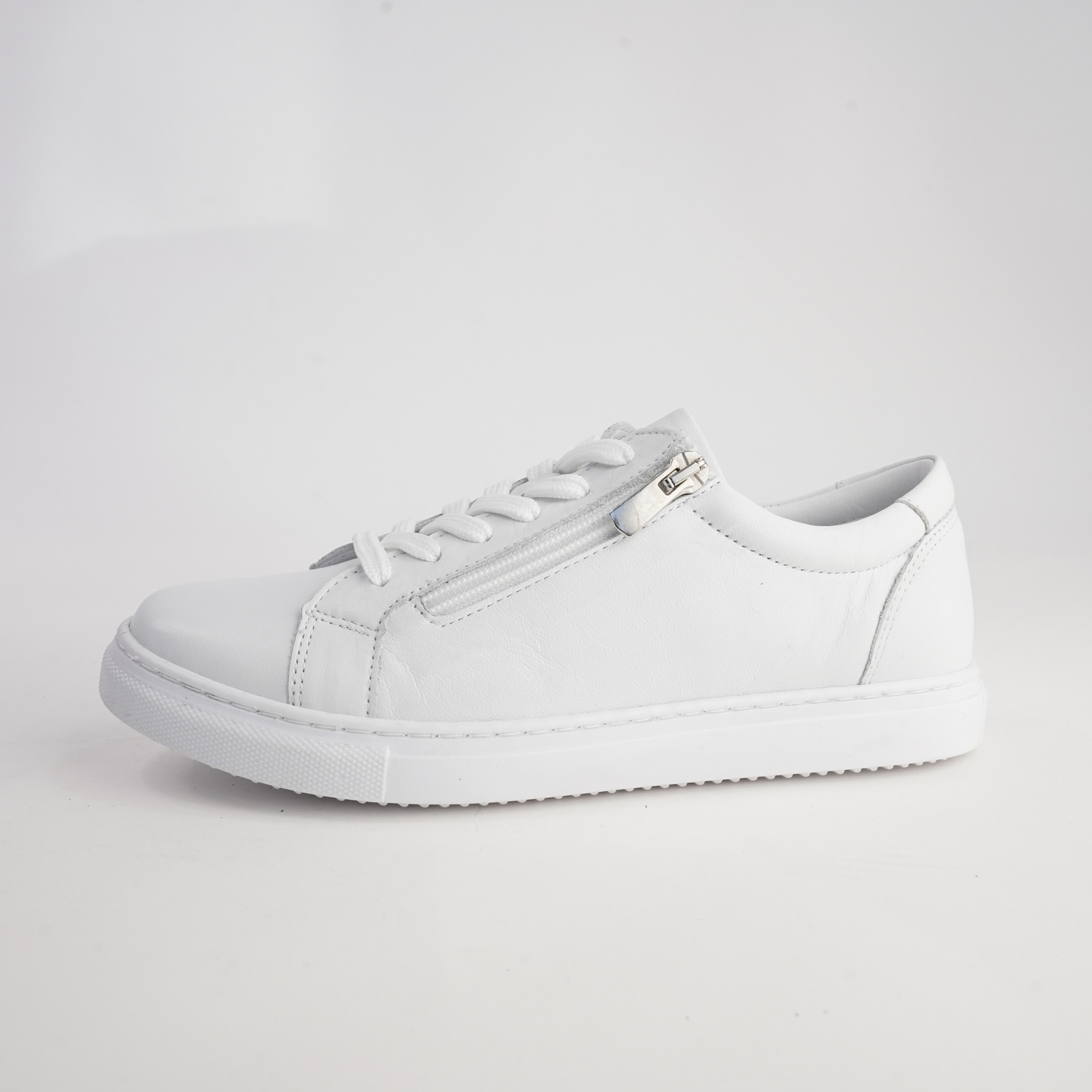 Unly White Leather Sneakers