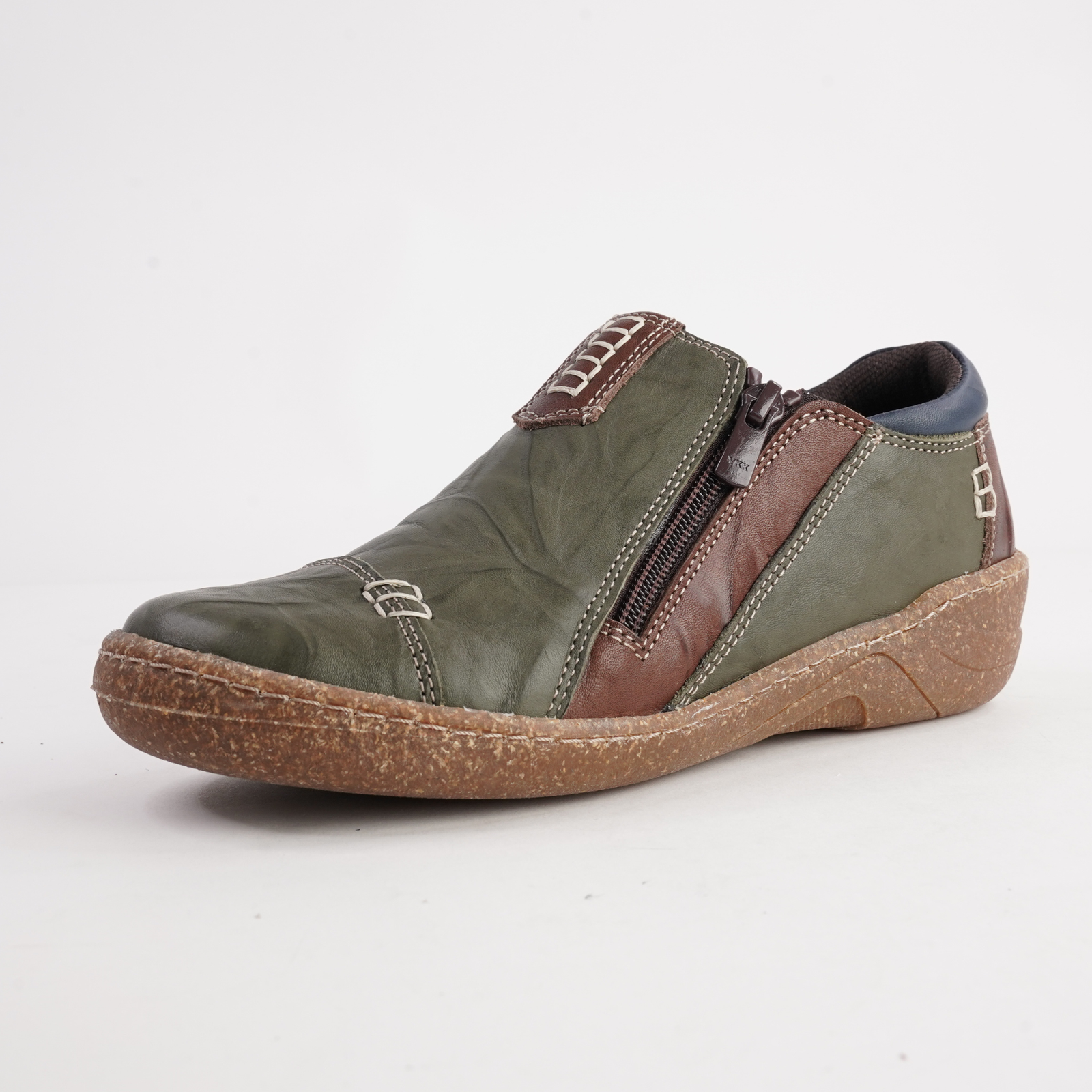 7311-307 Khaki Leather Flats