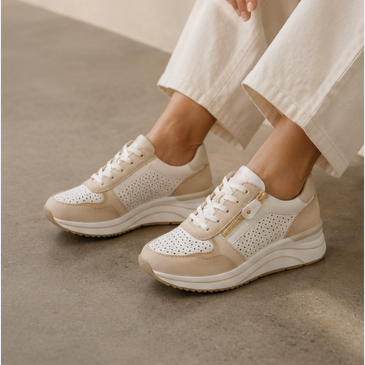 D0T14 Crema Sneakers