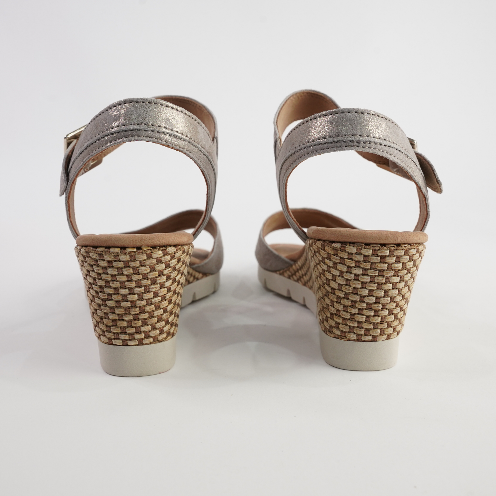 Winifred Muschel Leather Sandals