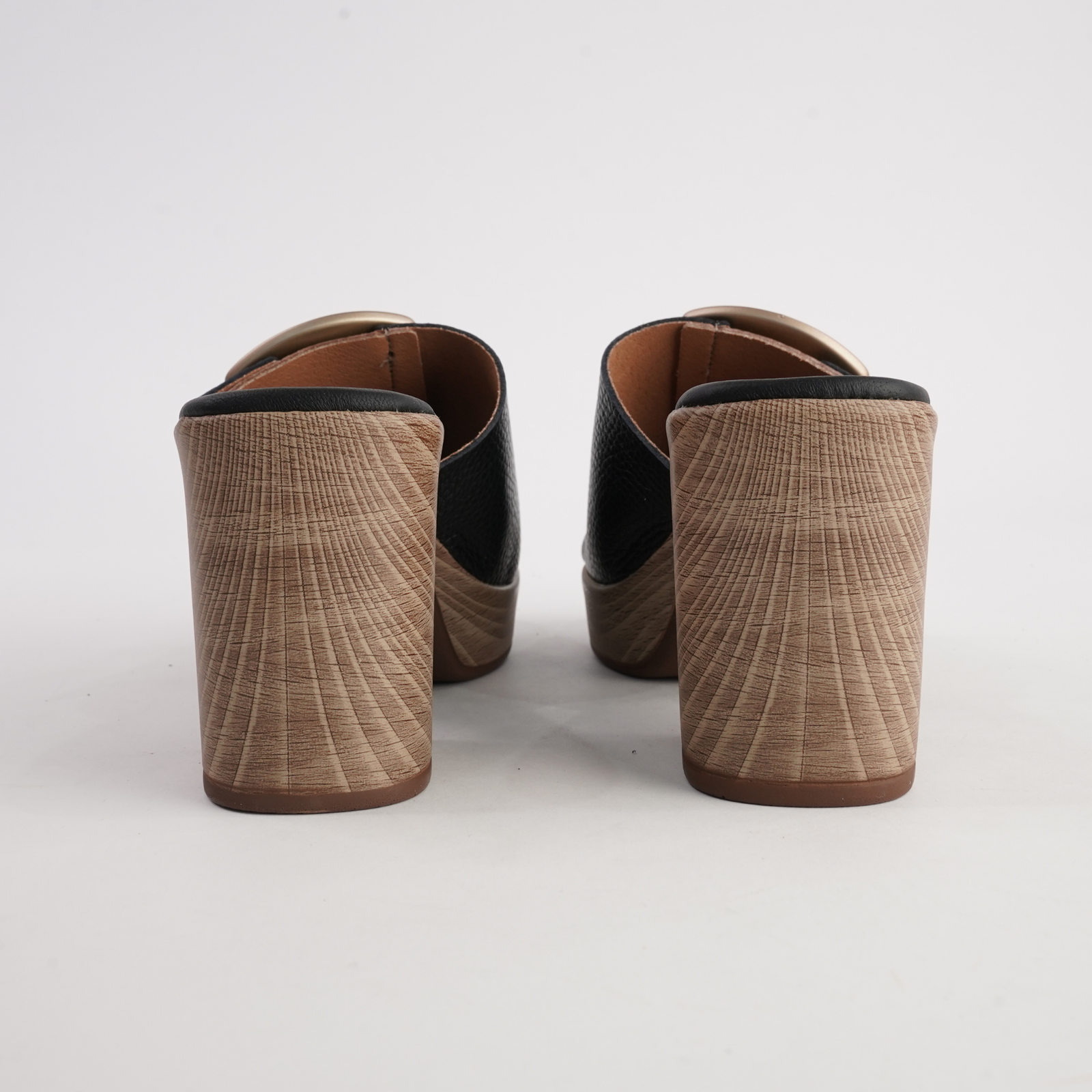 Rouba Negro Leather Heels