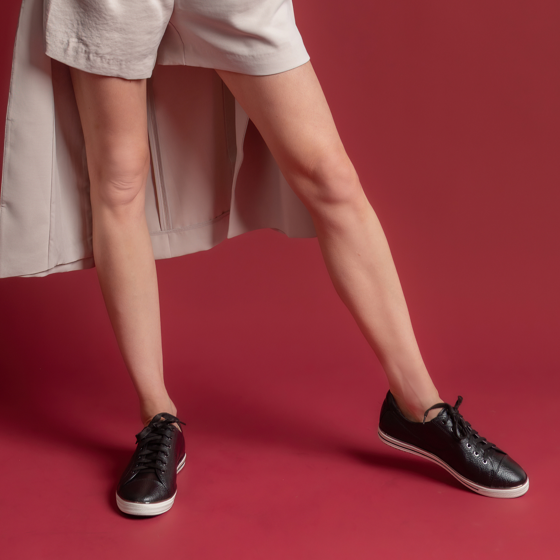 Nat III Black/White Leather Sneakers