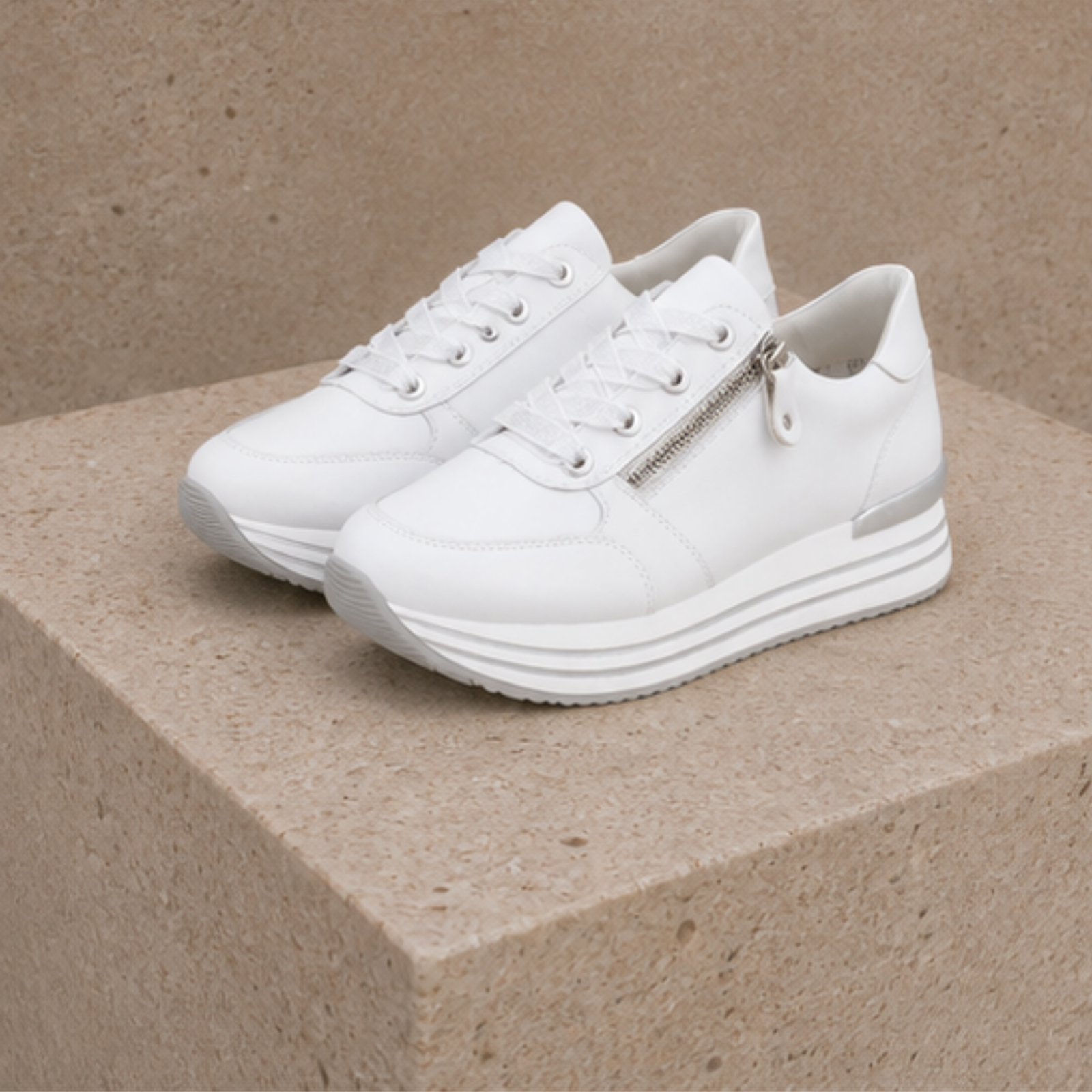 D1302 White Leather Sneakers