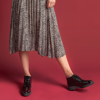 Meredith702 Black Patent Leather Ankle Boots