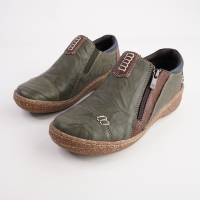 7311-307 Khaki Leather Flats