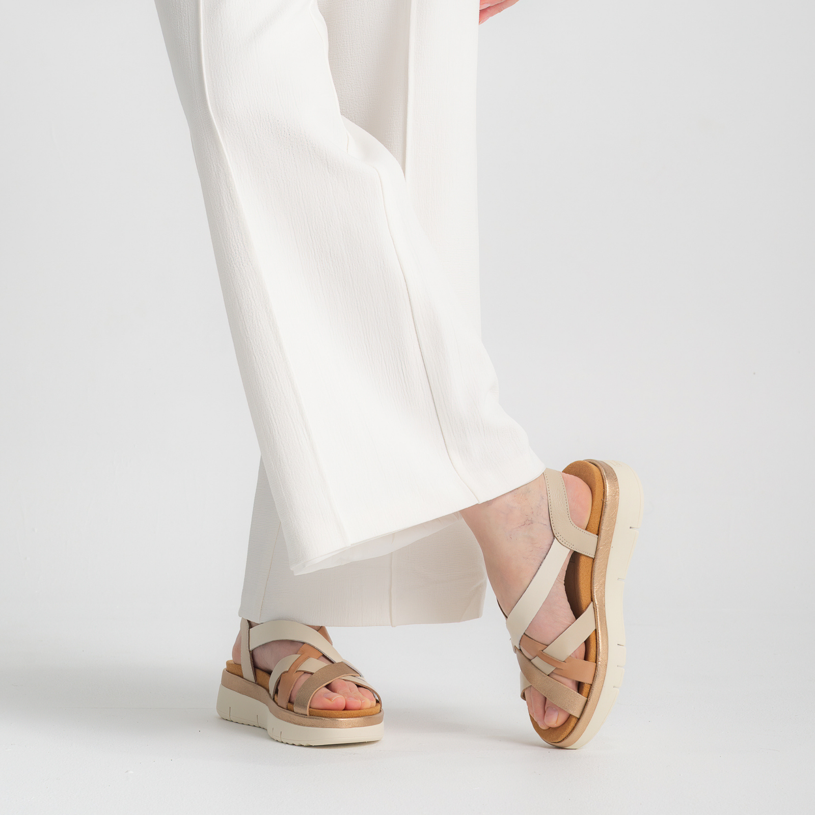 W4n-0650c1 Natural Multi Leather Sandals