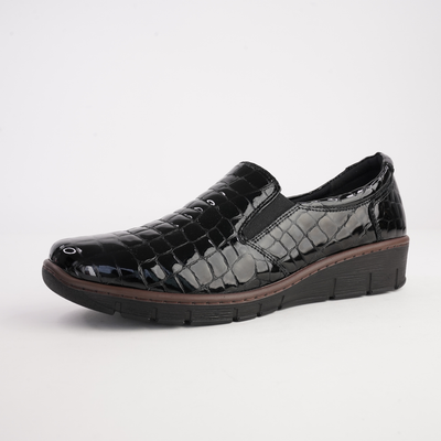 CP314-22 Black Croc Leather Flats