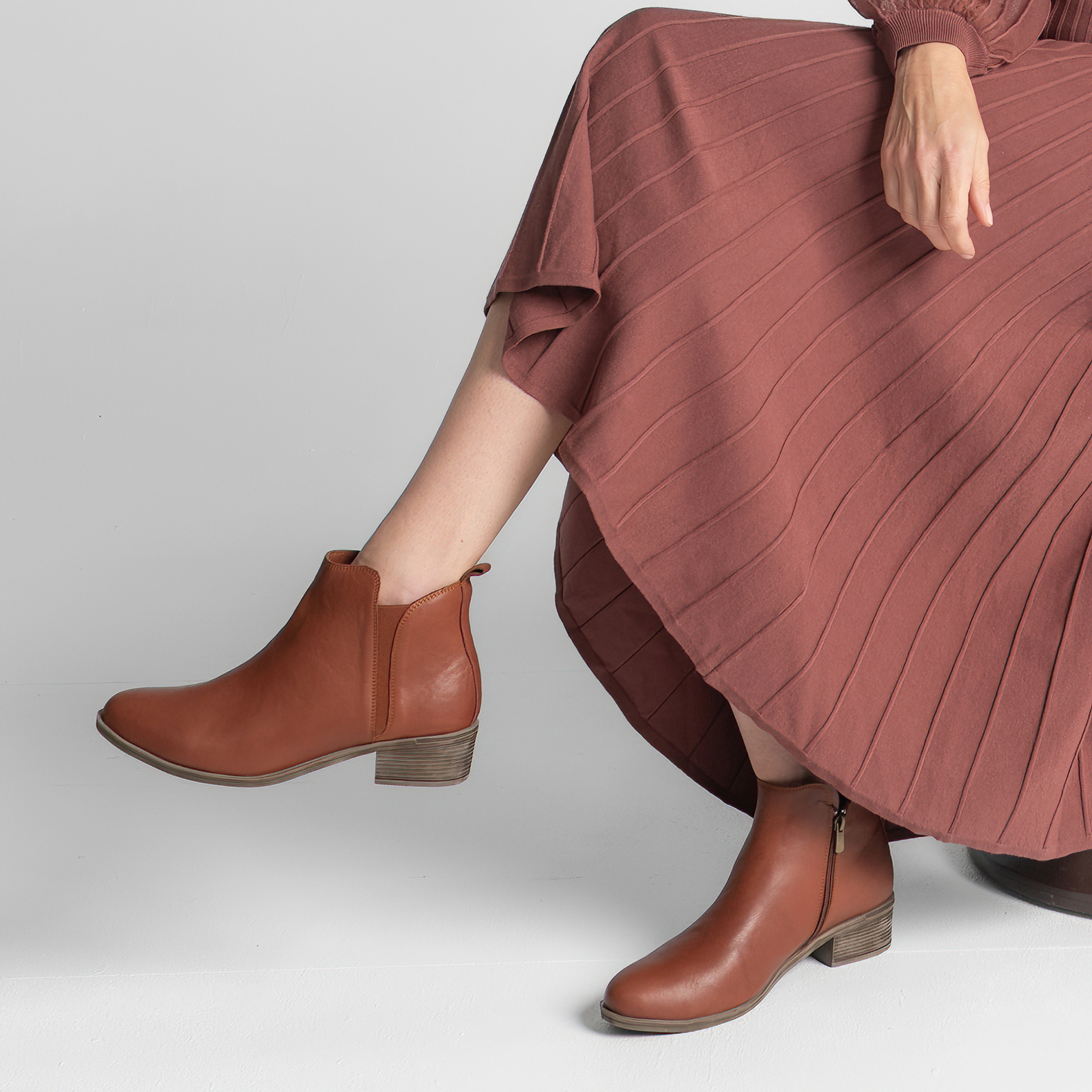 Eg213 Tan Leather Ankle Boots