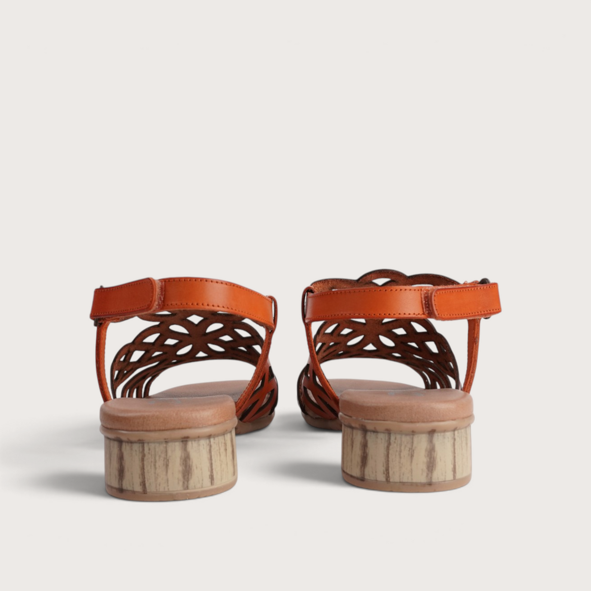 Hilite Naranja Leather Sandals