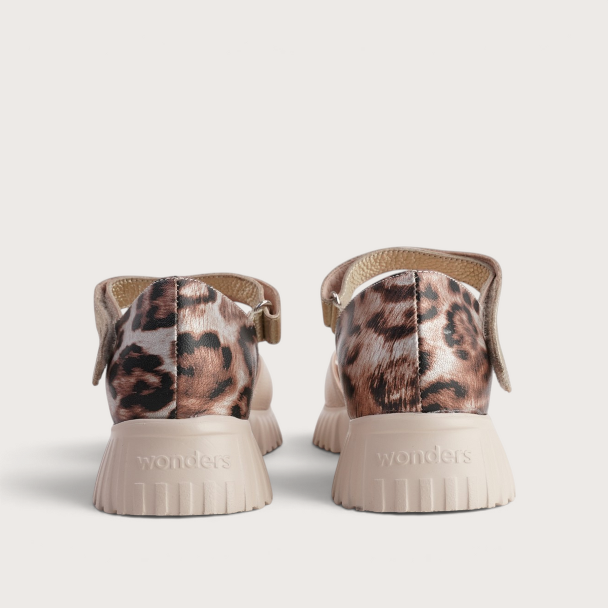 Alcoy Beige/ Platino Multi Leather Flats