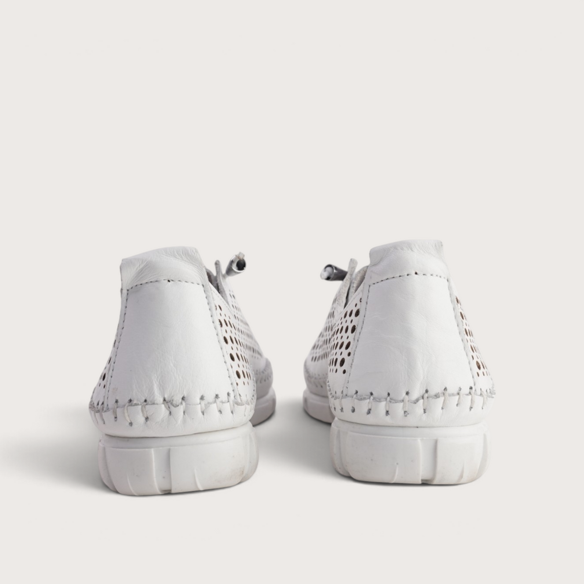 Chin White Leather Sneakers