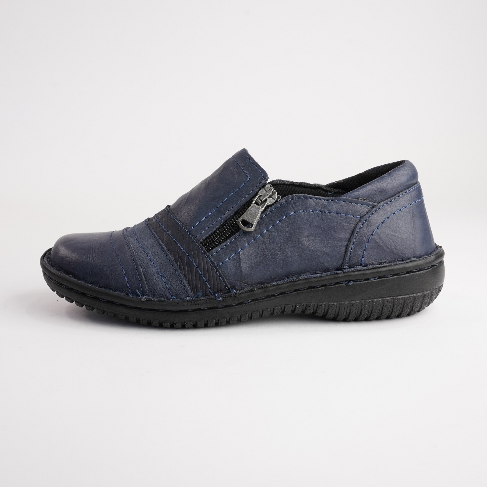 5849-27 Navy Leather Flats